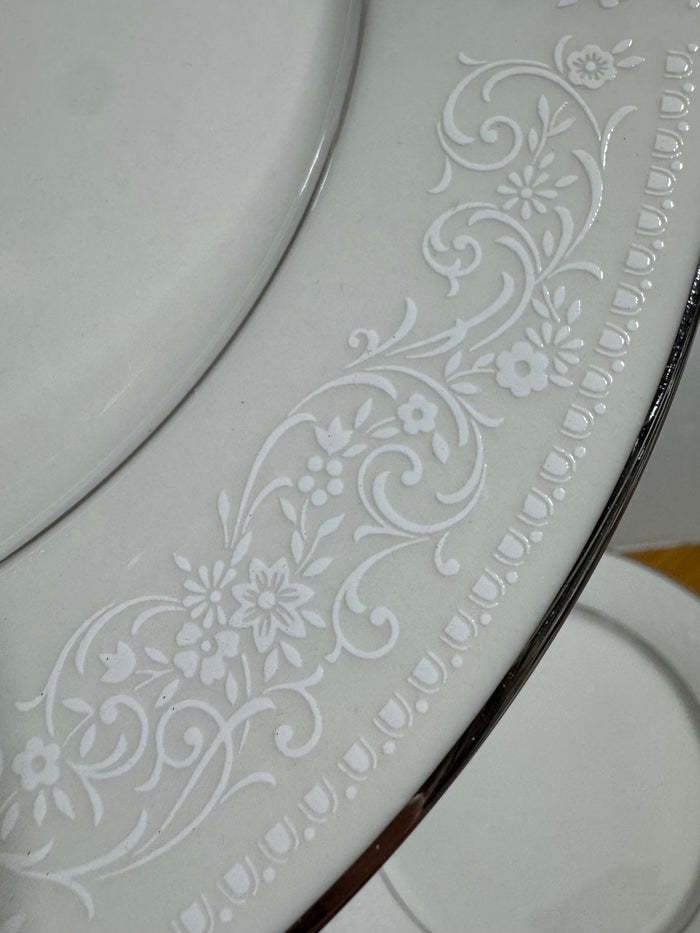 101-Piece Noritake Sorrento Ivory China Set