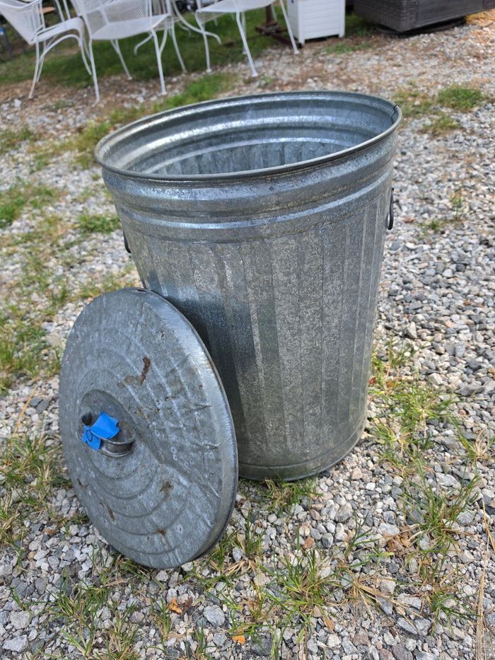 20 Gal Galvanized Steel Trash Can w/Lid