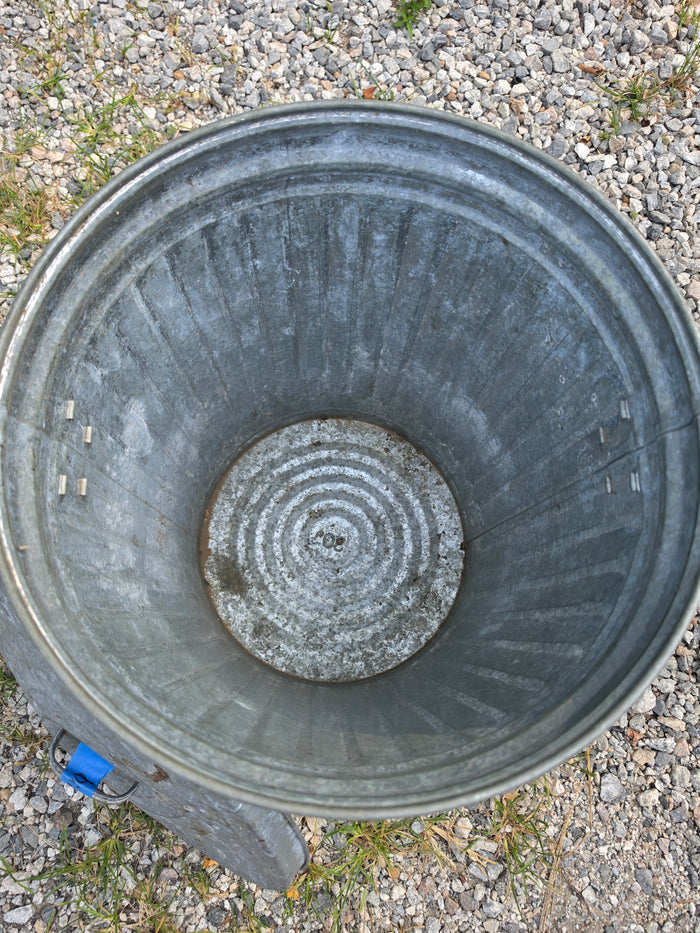 20 Gal Galvanized Steel Trash Can w/Lid