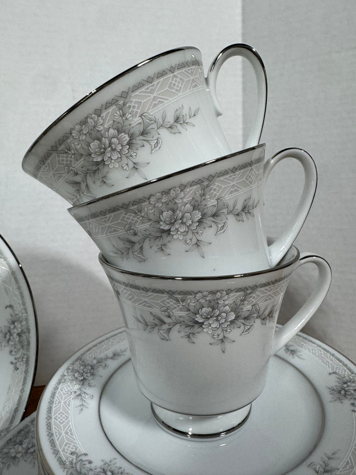47-Piece Legendary by Noritake 3482 Sweet Leilani China Set