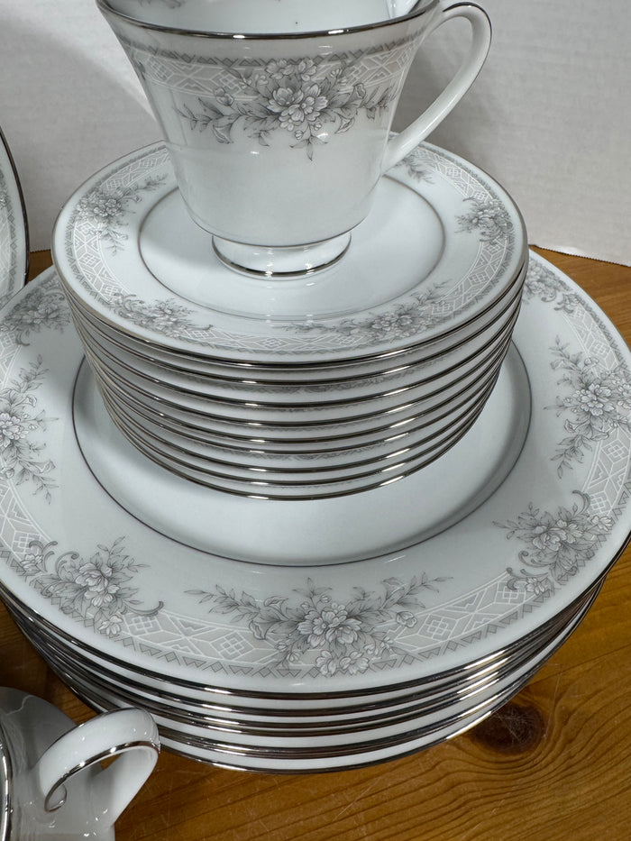 47-Piece Legendary by Noritake 3482 Sweet Leilani China Set