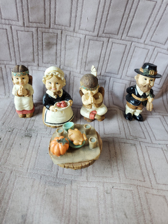 5 Piece Thanksgiving Figurine Set