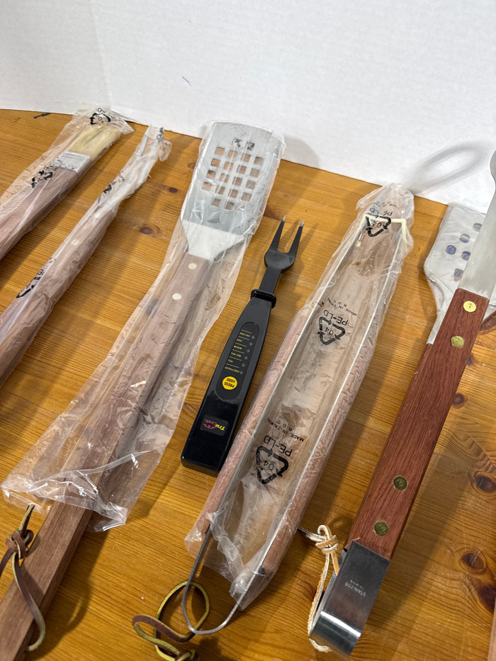 8 Piece Grilling Tools With Case
