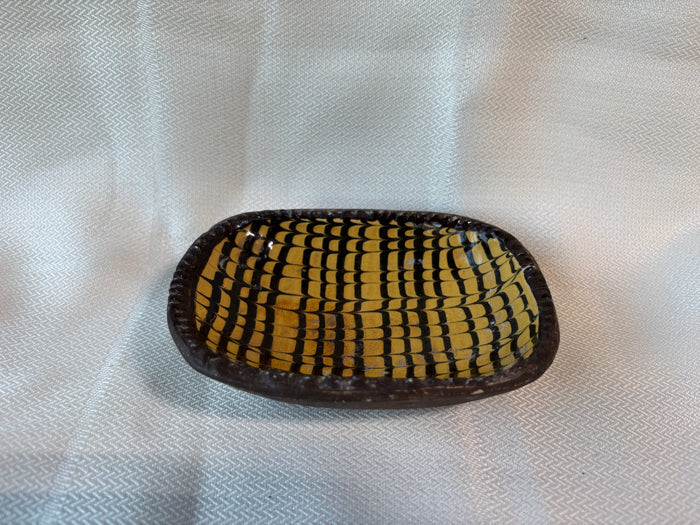 Williamsburg Restoration Stoneware Pottery Yellow And Brown Dish (A)