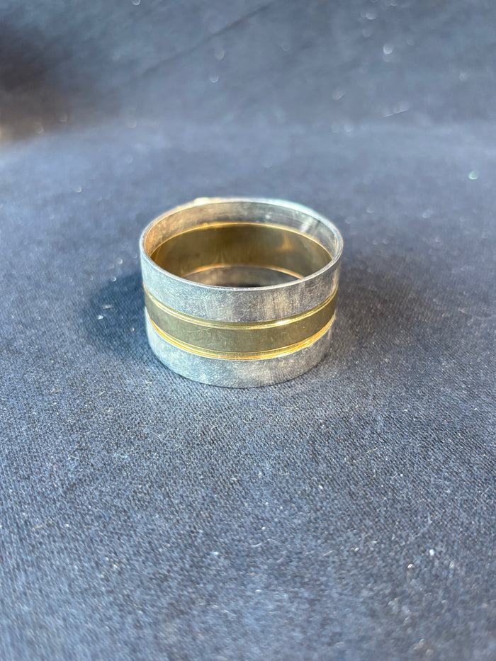 Set Of 8 Regal Quality Silver/Bronze Napkin Rings