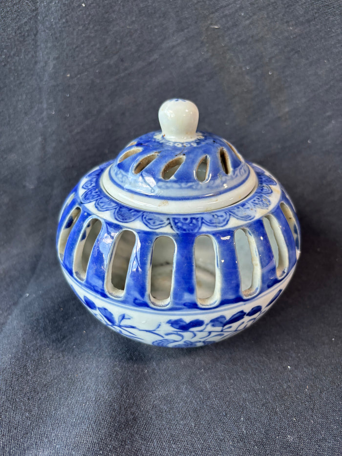 Blue And White Porcelain Pierced Potpourri Jar W/Lid