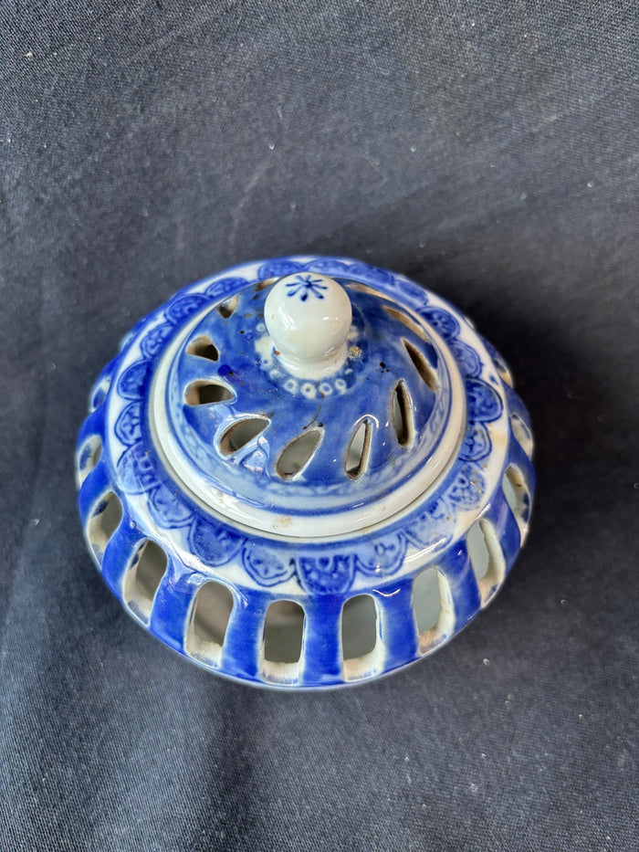 Blue And White Porcelain Pierced Potpourri Jar W/Lid