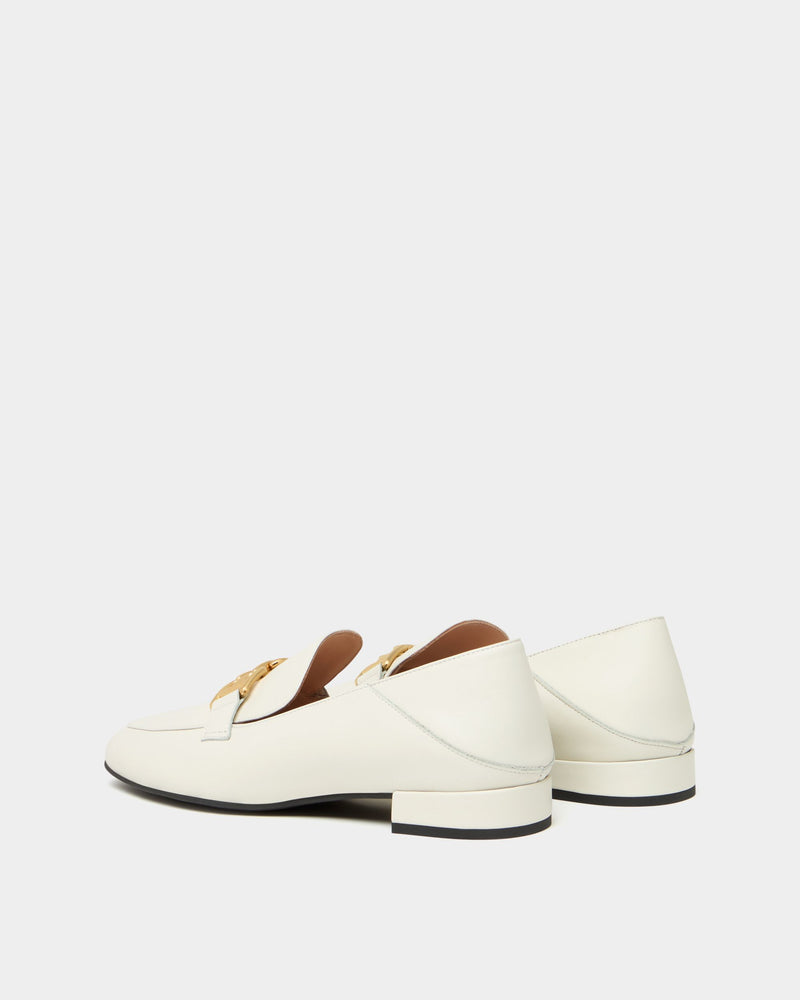 B-Chain Loafer In Cream Leather
