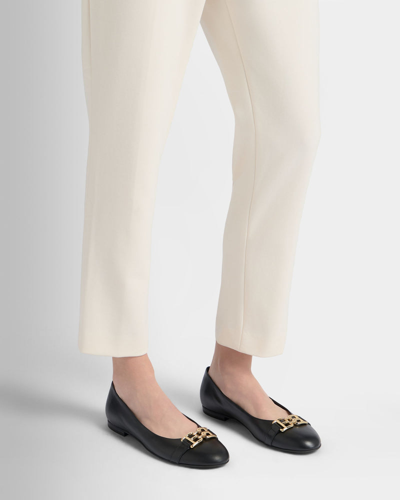 Ballerina Ballet Flat In Black Leather