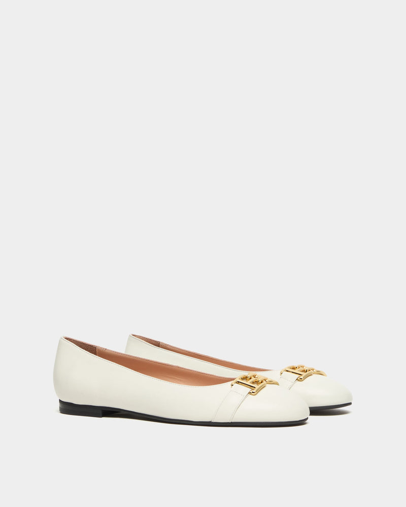Ballerina Ballet Flat In Cream Leather