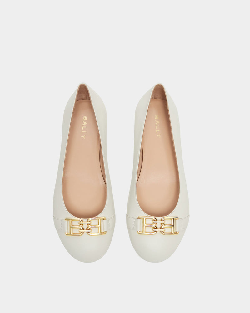 Ballerina Ballet Flat In Cream Leather