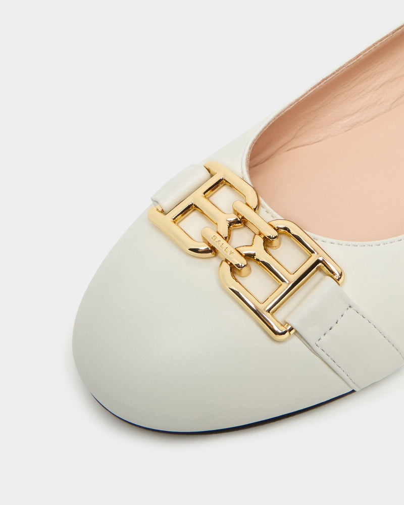 Ballerina Ballet Flat In Cream Leather