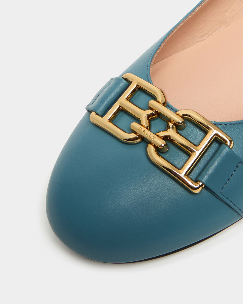 Ballerina Ballet Flat In Light Blue Leather