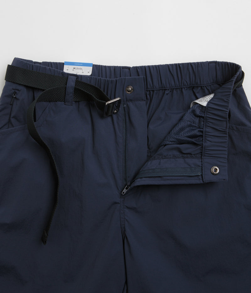 Columbia Sharpe Canyon Shorts in Collegiate Navy
