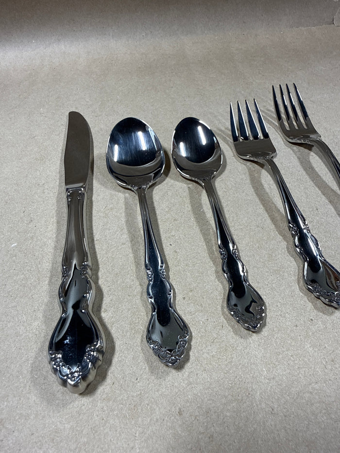 Dover Heirloom Stainless By Oneida With Box - 5 Pieces