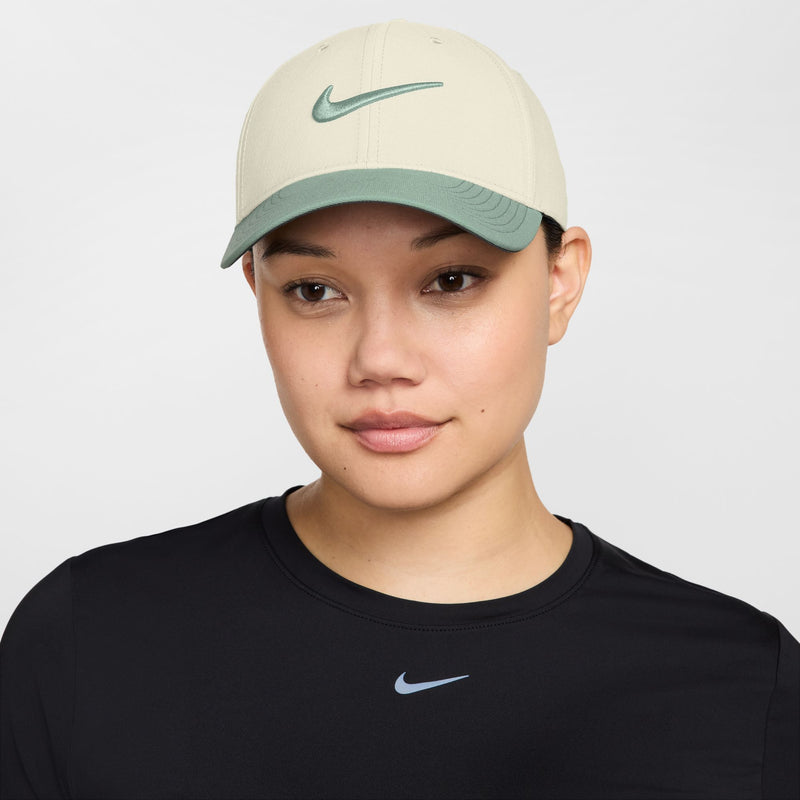 Dri-FIT Club Structured Swoosh Cap in Sail/Steam/Steam