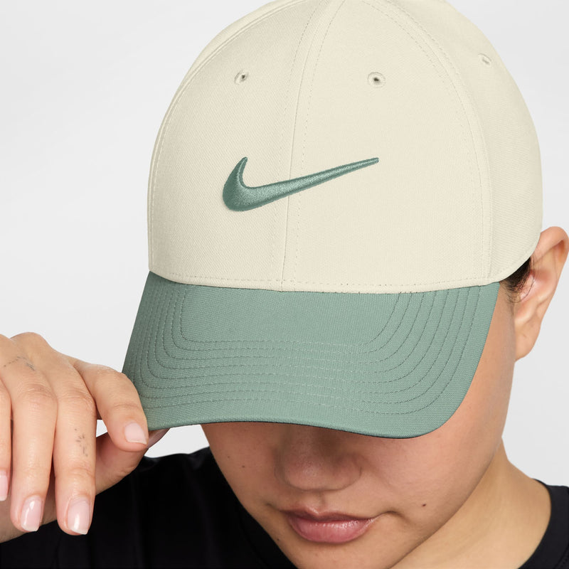 Dri-FIT Club Structured Swoosh Cap in Sail/Steam/Steam