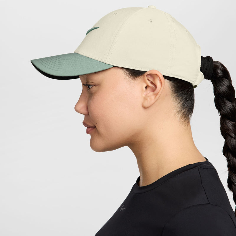 Dri-FIT Club Structured Swoosh Cap in Sail/Steam/Steam