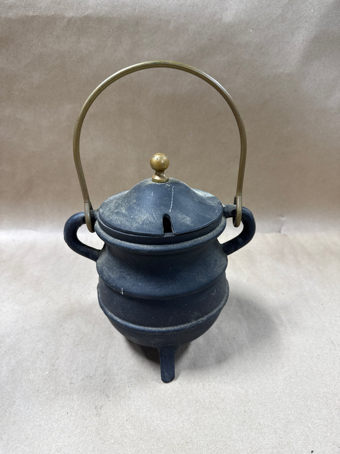 Footed Cast Iron Cauldron Fire Starter - Missing Wand