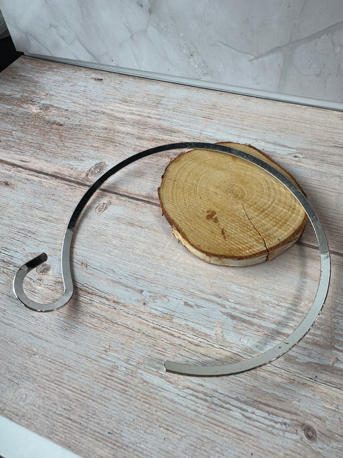 Hammered Silver Tone Omega Necklace