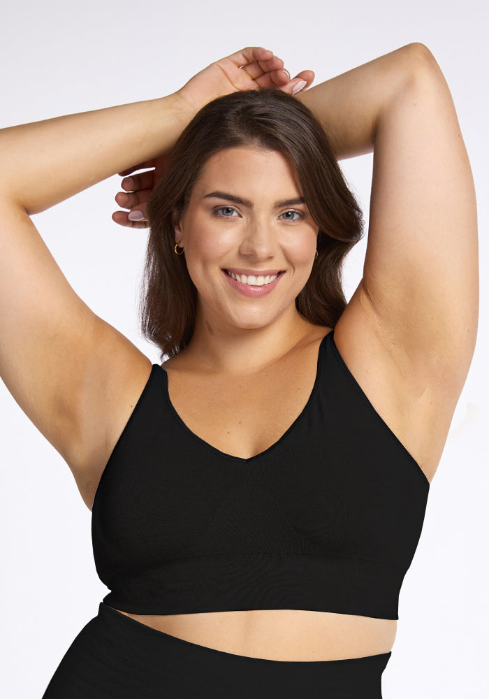 Model wearing Hayden bra - Black | Juliana is 5'10", wearing a size XL