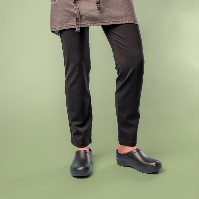 Keep your footing for your whole shift thanks to the patented slip-resistance of our molded occupational clog, Kaci.