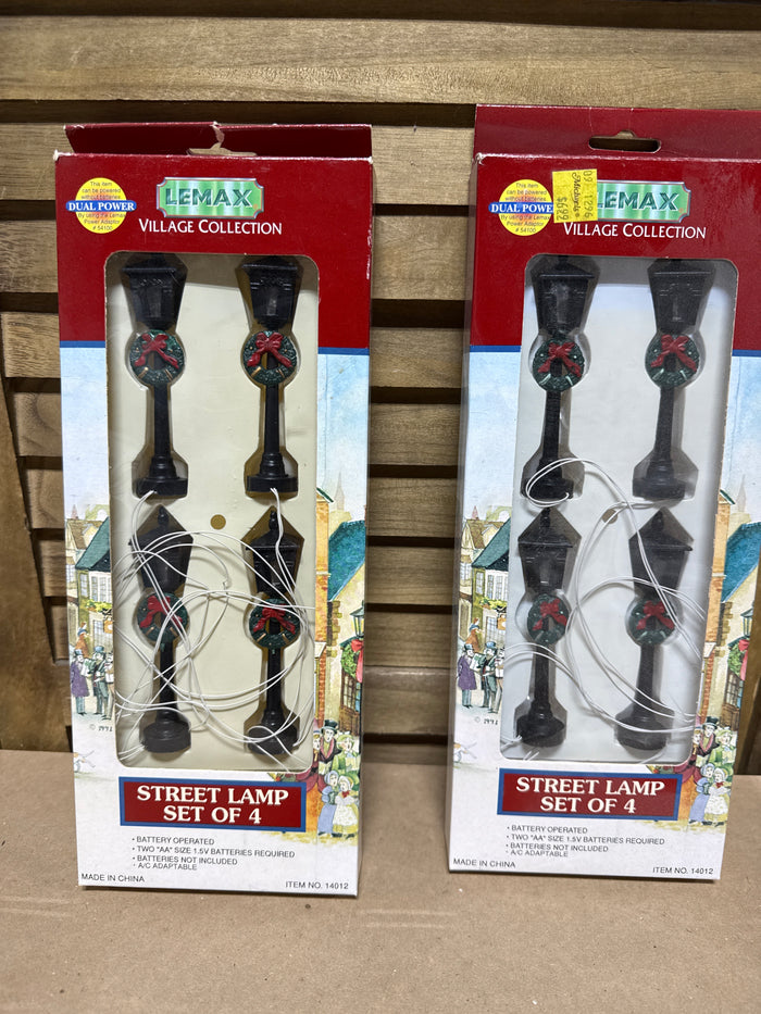 Lemax Street Lamps - 8 Total - Appears Unused