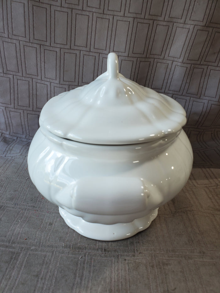 Loucarte Portugal White Ceramic Soup Tureen