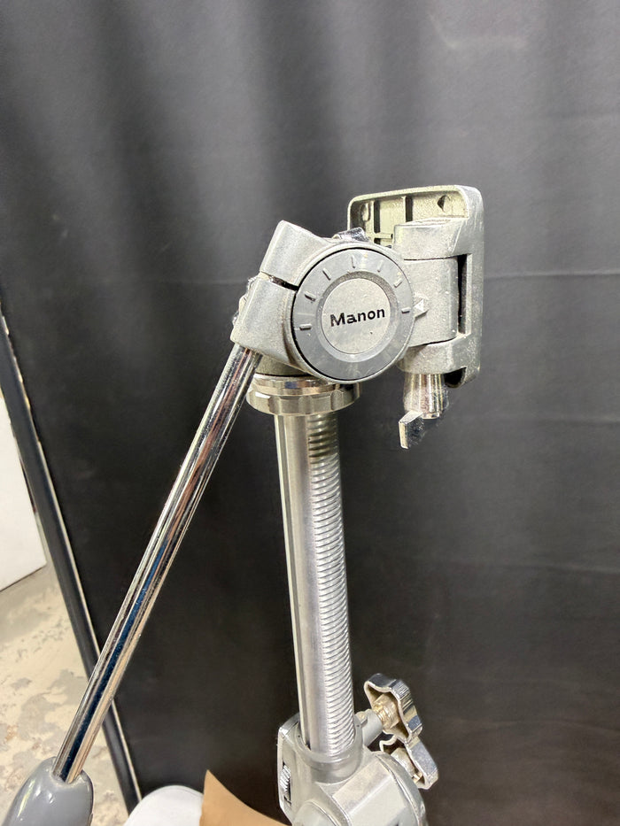 Manon Tripod