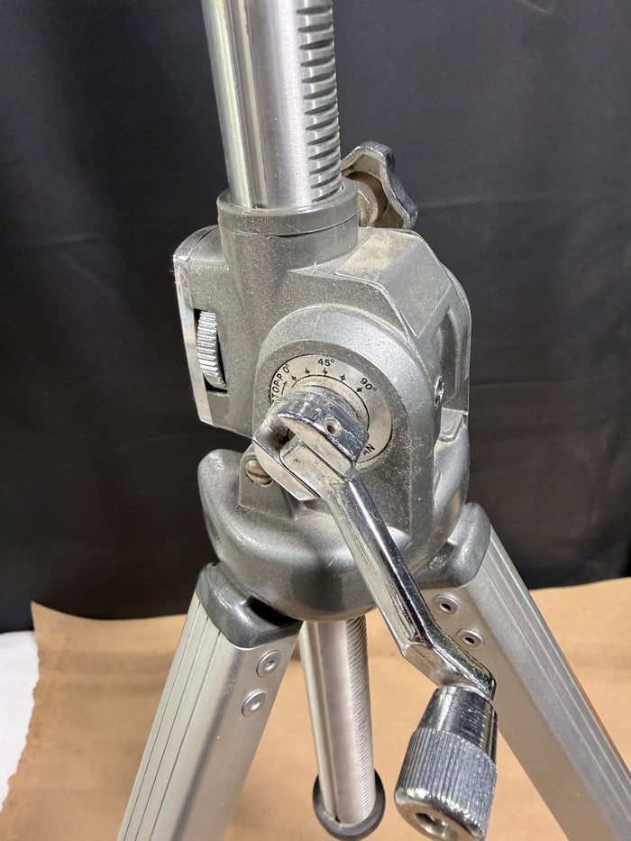 Manon Tripod