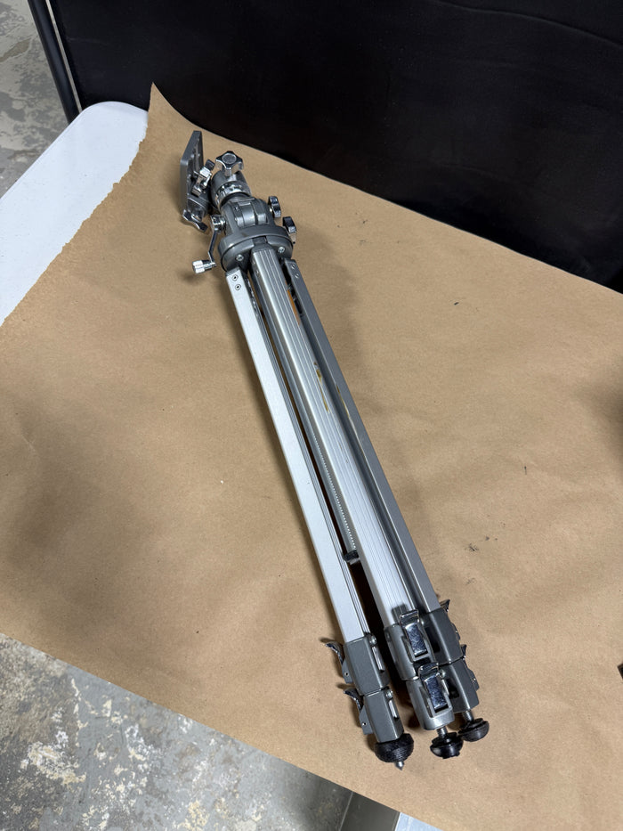 Manon Tripod