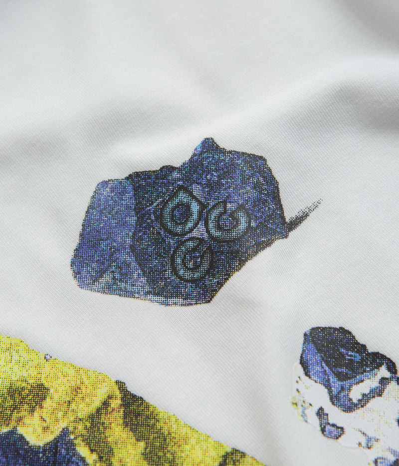Nike ACG Minerals Long Sleeve T-Shirt in Summit White