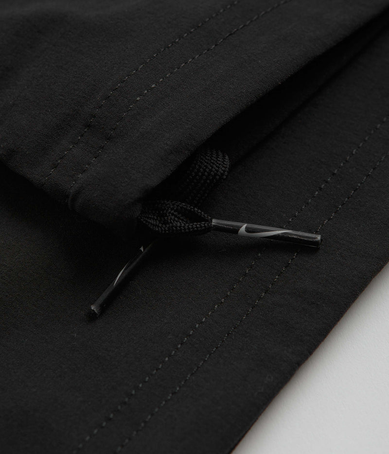 Nike SB Kearny Cargo Pants in Black and Black / White