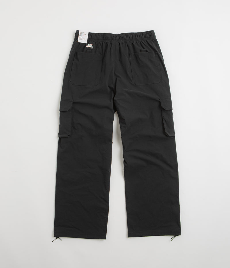Nike SB Kearny Cargo Pants in Black and Black / White