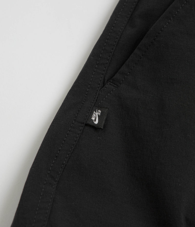 Nike SB Kearny Cargo Pants in Black and Black / White
