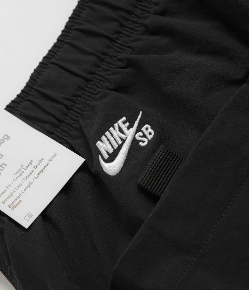 Nike SB Kearny Cargo Pants in Black and Black / White