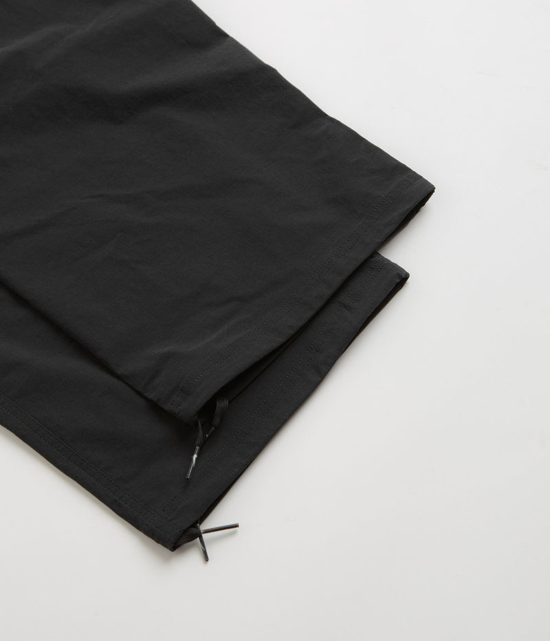 Nike SB Kearny Cargo Pants in Black and Black / White