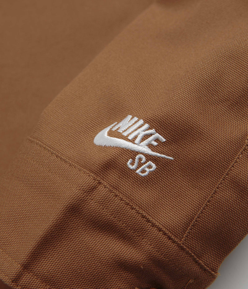 Nike SB New Essential Woven Shirt in Light British Tan and White