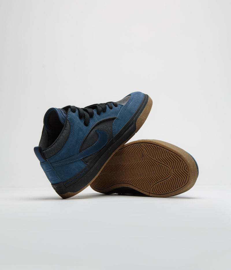 Nike SB React Leo Shoes in Navy and Navy and Black - Anthracite