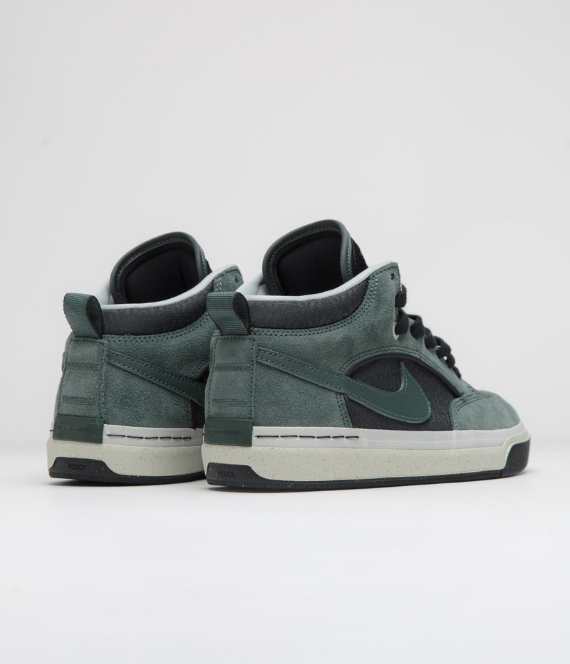 Nike SB React Leo Shoes in Vintage Green and Vintage Green and Black