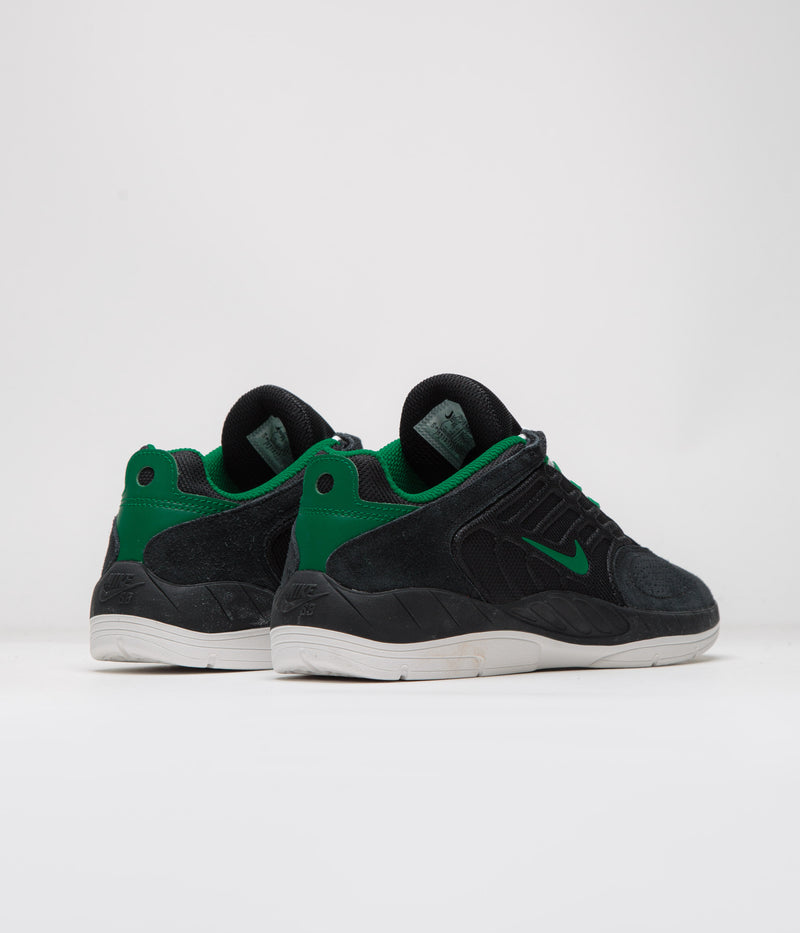 Nike SB Vertebrae Shoes in Black and Malachite and Black - Summit White