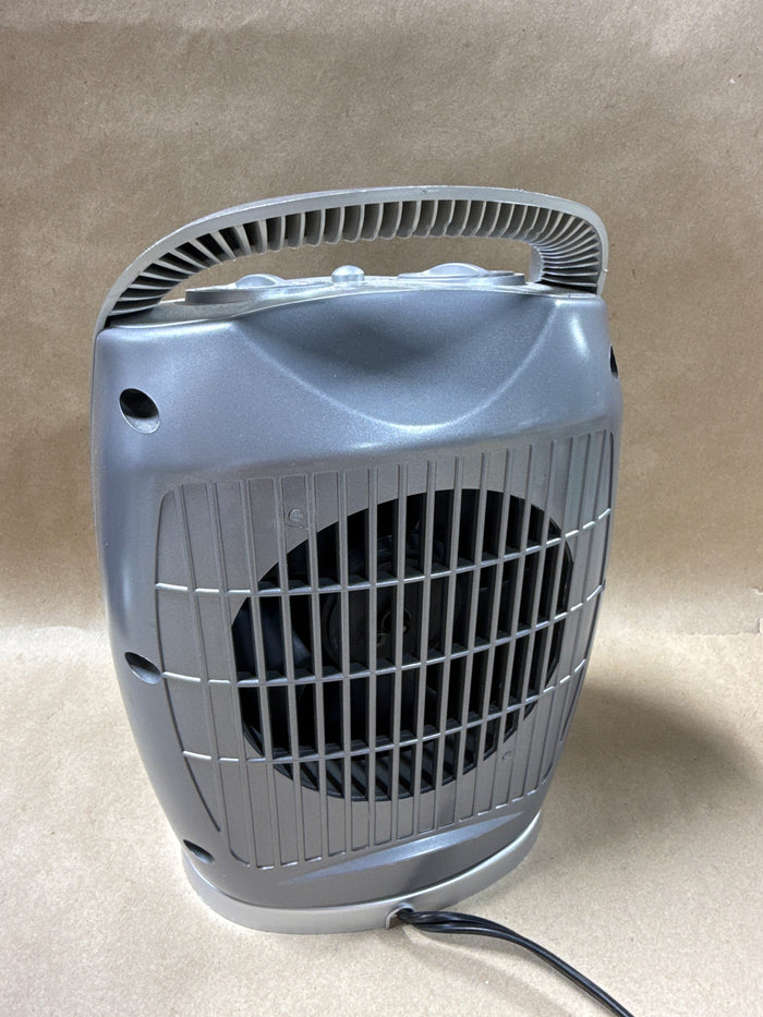 Onix Oscillating Heater - Powers On