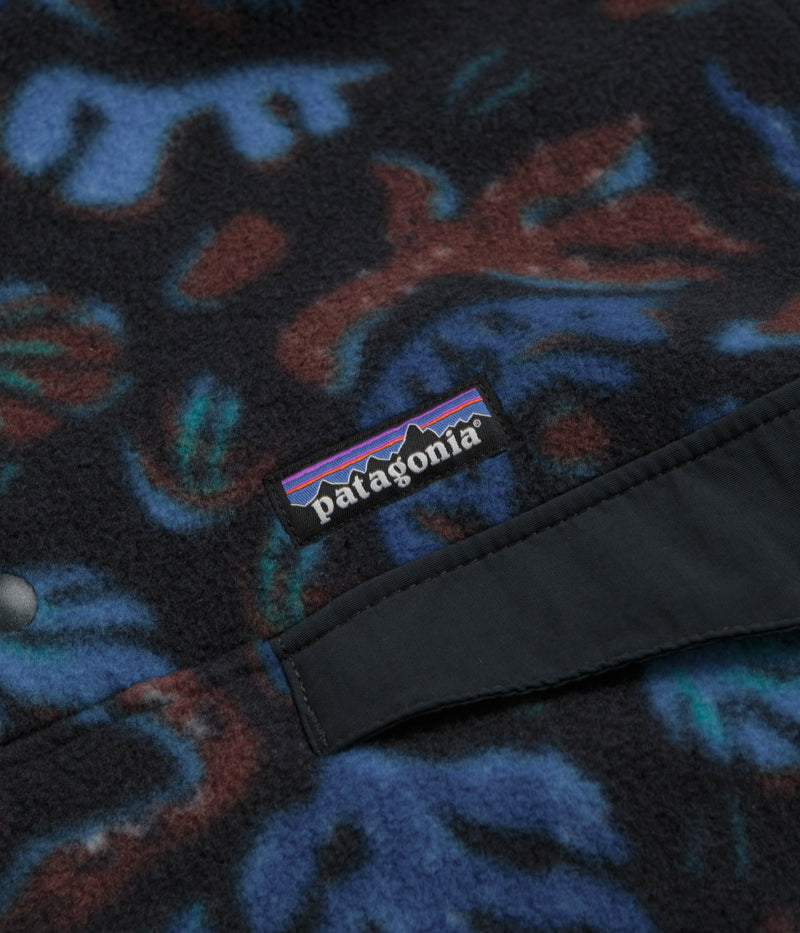 Patagonia Lightweight Synchilla Snap-T Fleece in Across Oceans: Pitch Blue