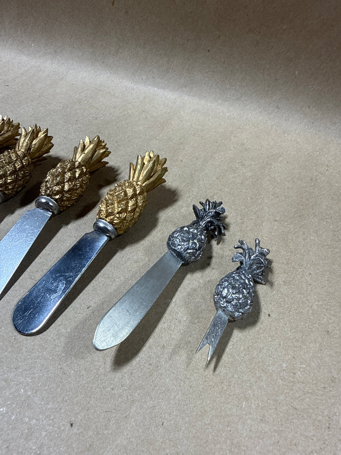 Pineapple Cheese Spreaders And Fork - 6 Pieces