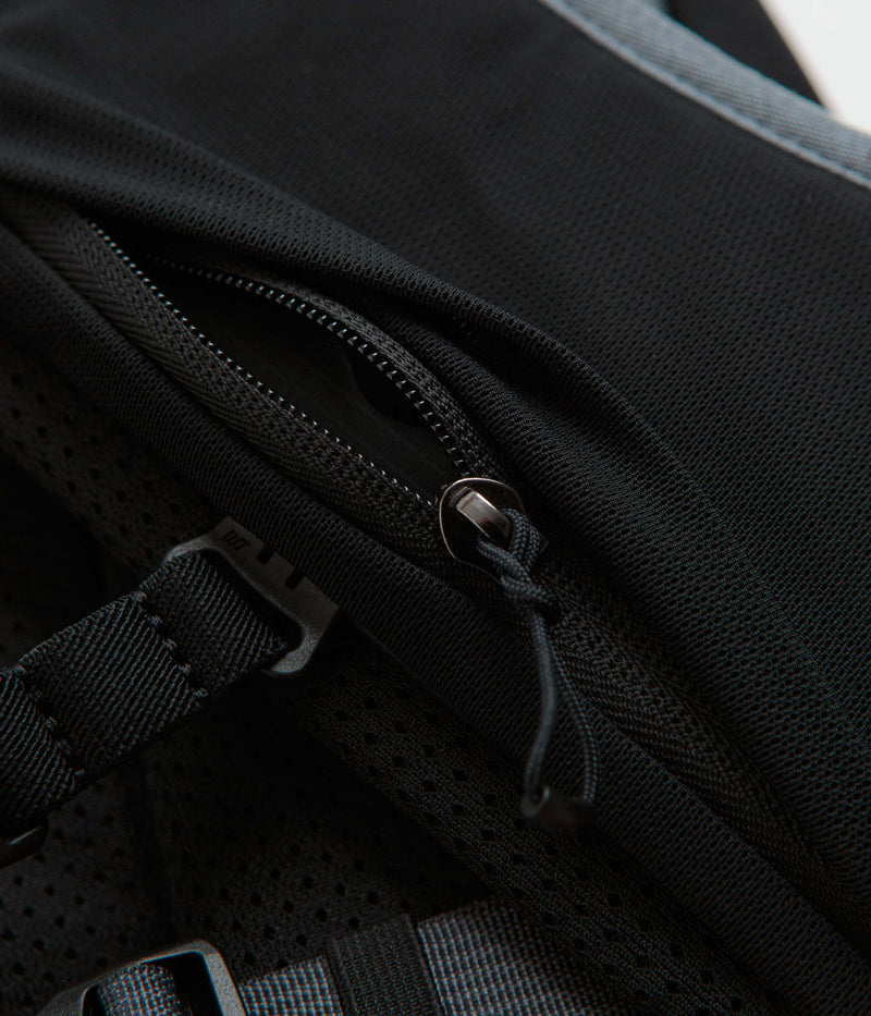 Salomon ACS 20L Day Pack in Turbulence and Monument