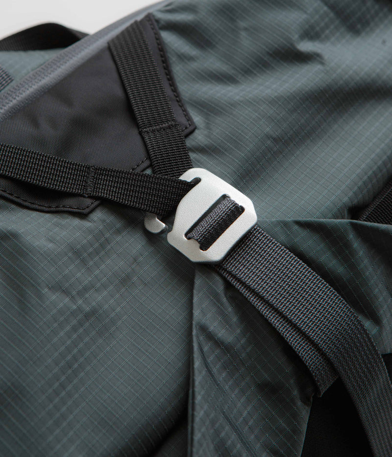 Salomon ACS 20L Day Pack in Turbulence and Monument