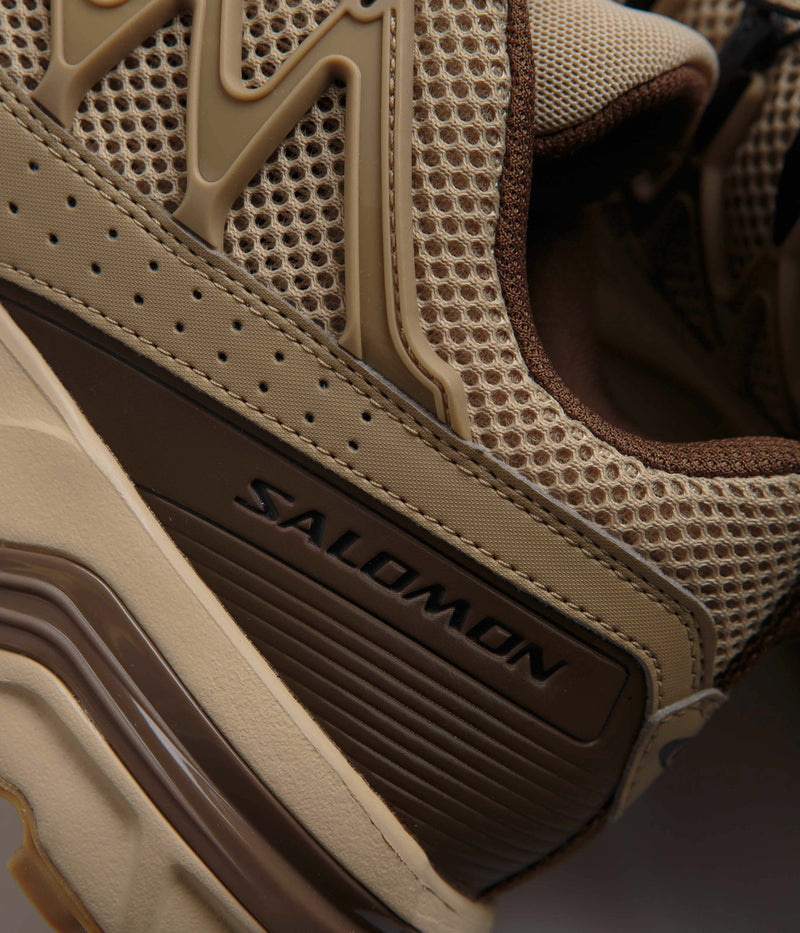 Salomon ACS+ OG Shoes in Safari and Kelp / Dark Earth