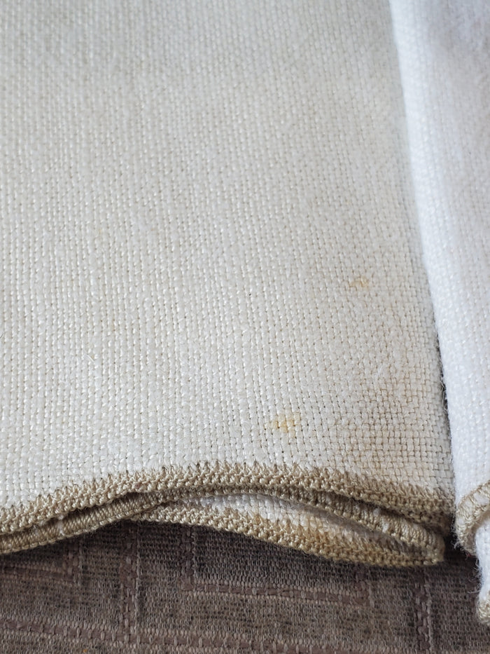 Set of 8 Scalloped Edge Fabric Napkins
