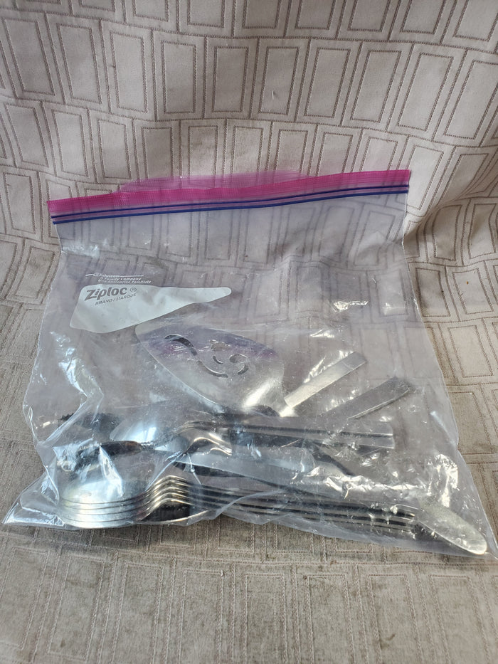 Small Lot of Kitchen Utensils