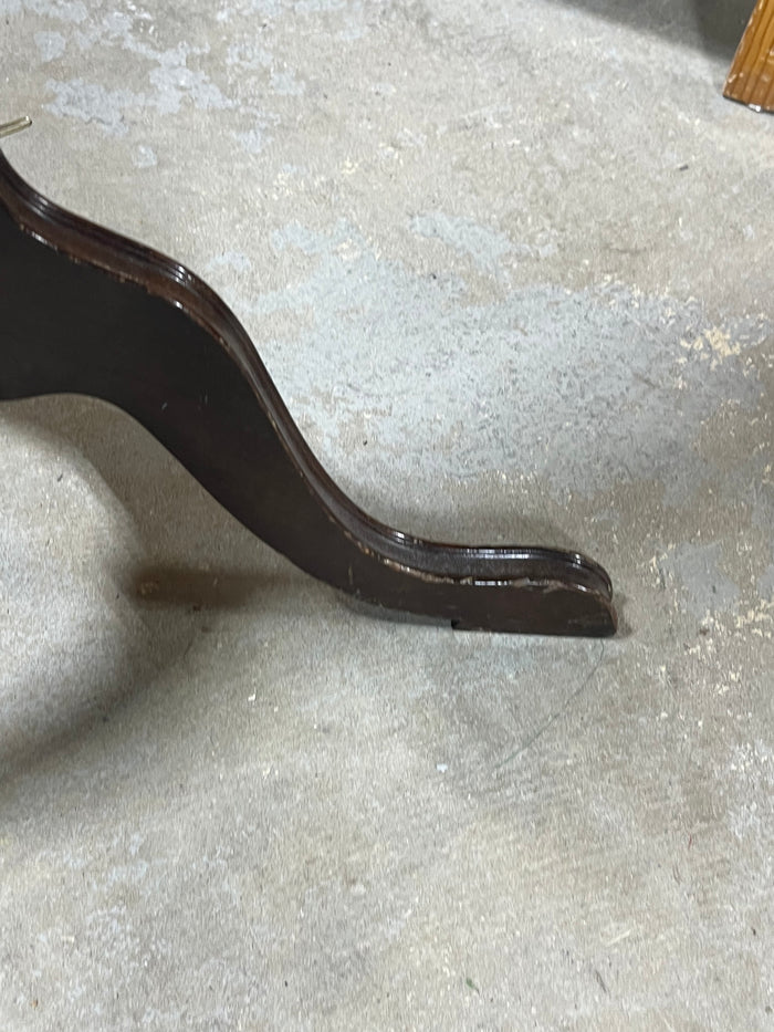 Tilt Top Oval Table